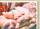 さまざまな豚肉の部位が売っていました。